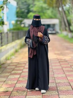 Jafran Fabric Sleeve Embroidery Abaya থাম্বনেইল 4